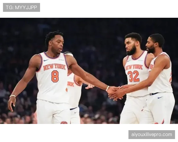 尼克斯114-98击败老鹰，系列赛大比分2-2平